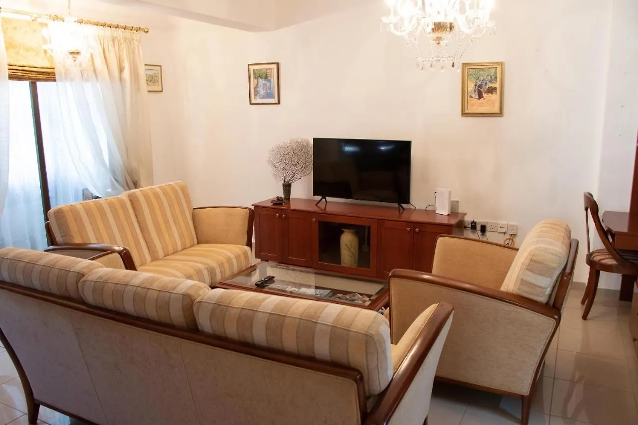 Luxury Apartment, Near Pinikoudes Beach Larnaca