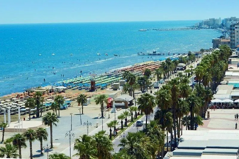 Luxury Apartment, Near Pinikoudes Beach Larnaca