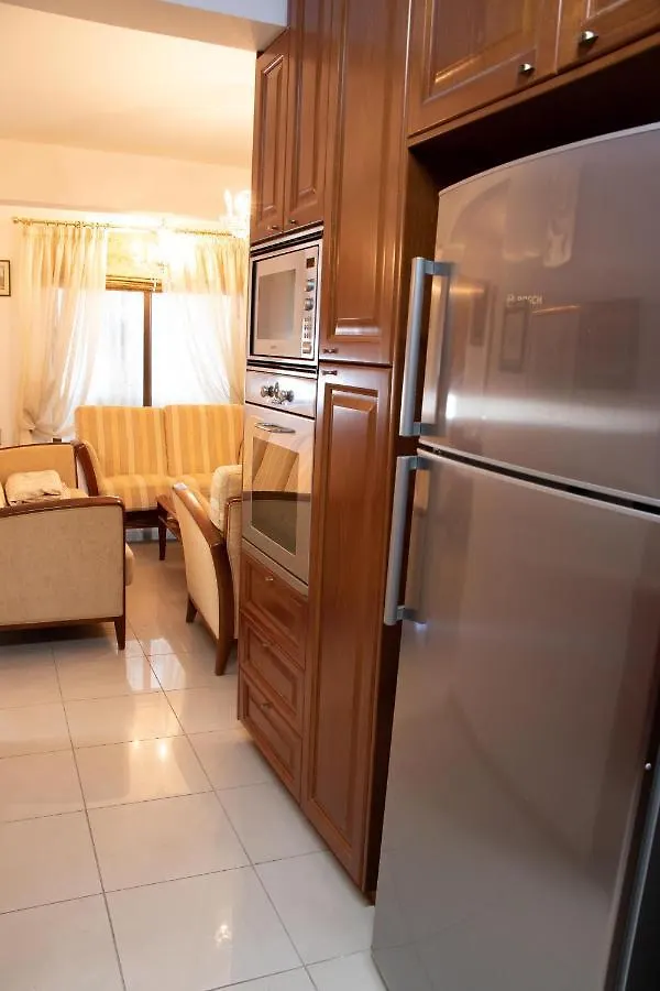Luxury Apartment, Near Pinikoudes Beach Larnaca 0*,