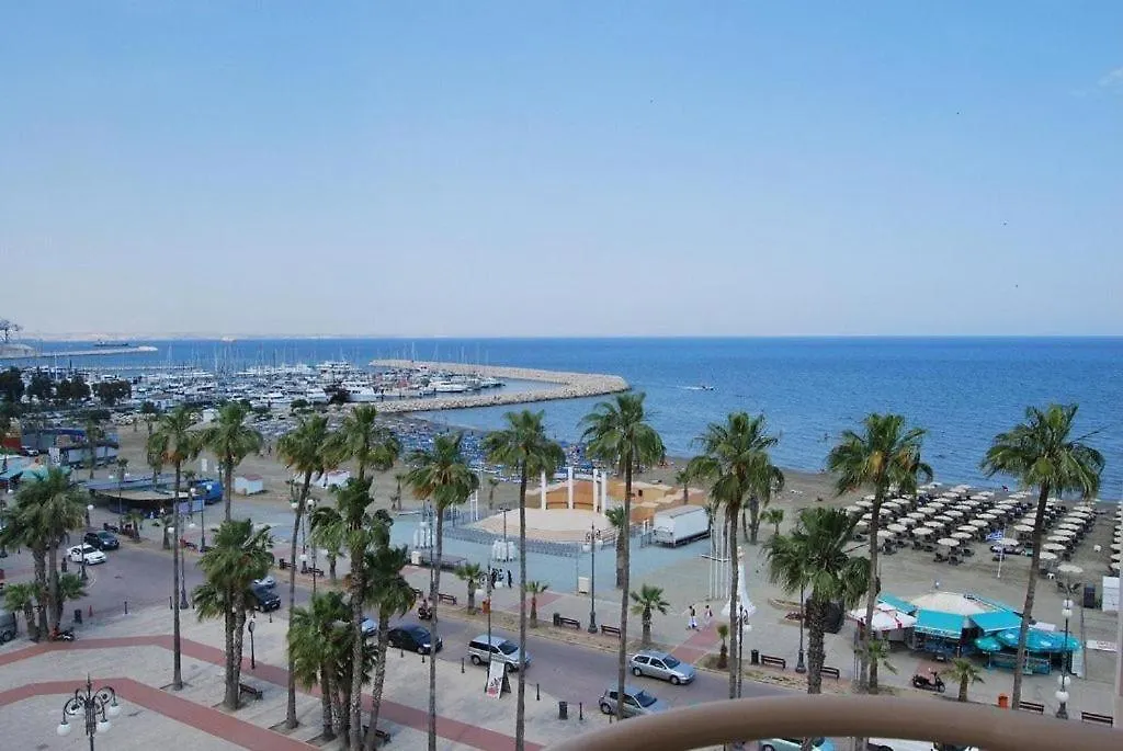 Luxury Apartment, Near Pinikoudes Beach Larnaca Apartment